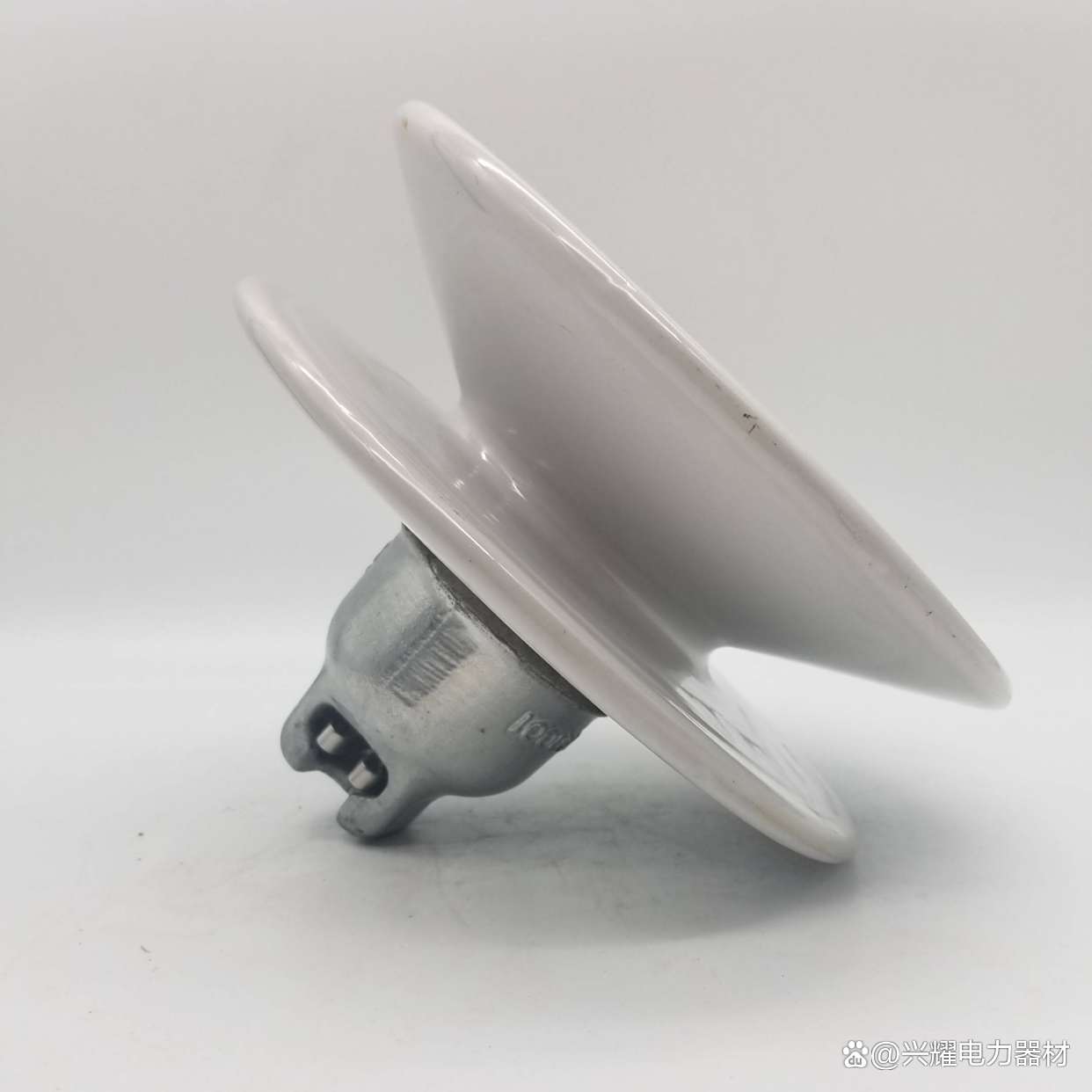 江苏耐污型悬式瓷质绝缘子产品特性解析